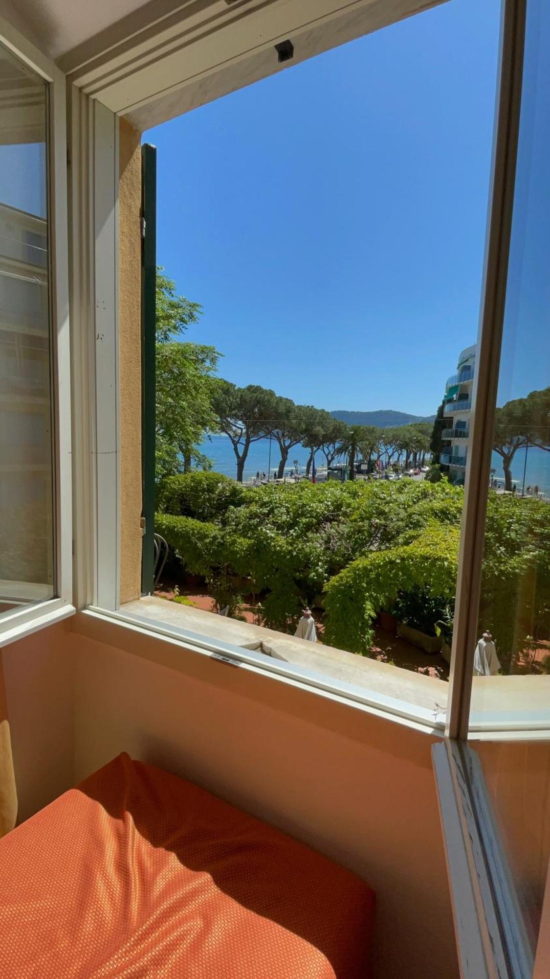 Hotel Beau Rivage Алассио Экстерьер фото