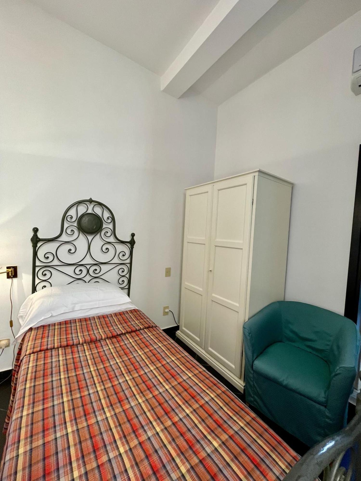 Hotel Beau Rivage Алассио Экстерьер фото